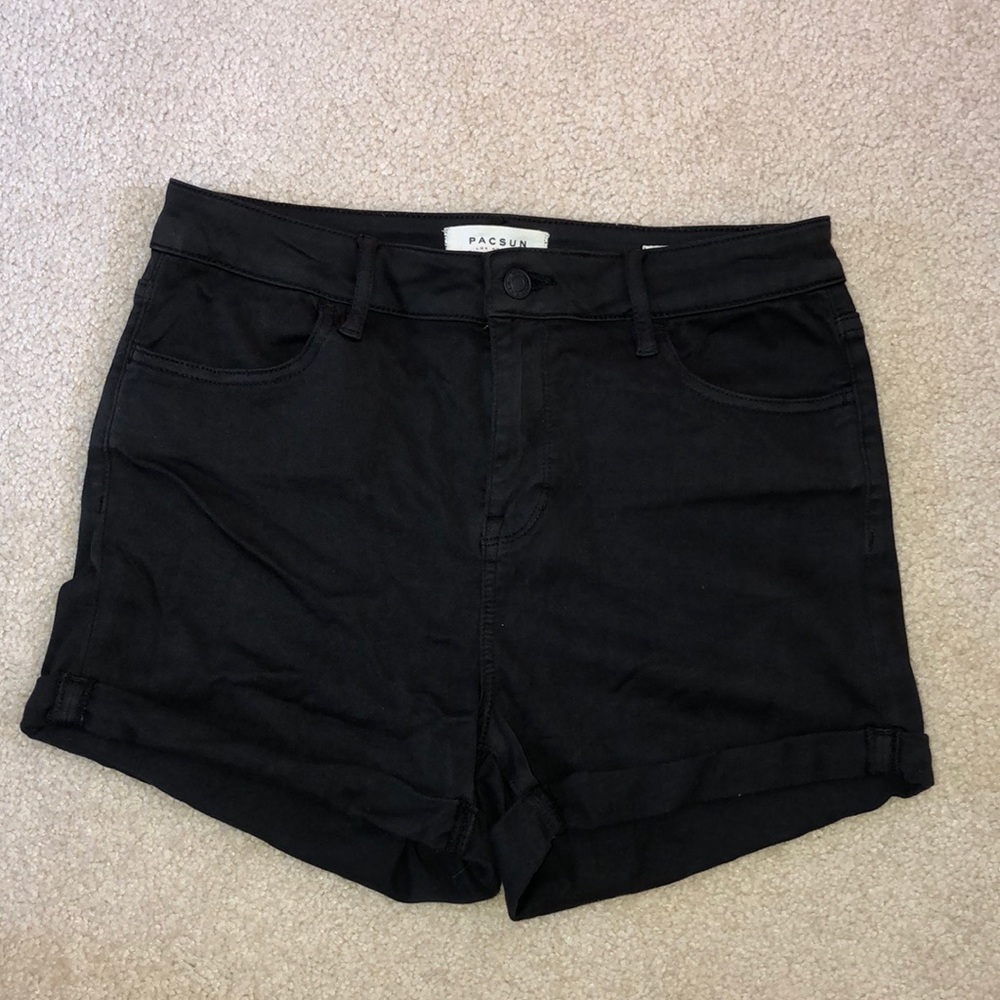 Very stretchy black shorts